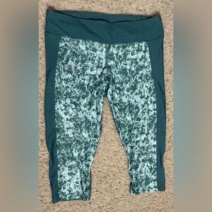 Under Armour HeatGear Leggings XL | Cropped Fit + Zipper Pocket 💚